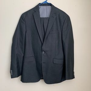 Kenneth Cole Reaction 40R Men's Gray Slim fit suit